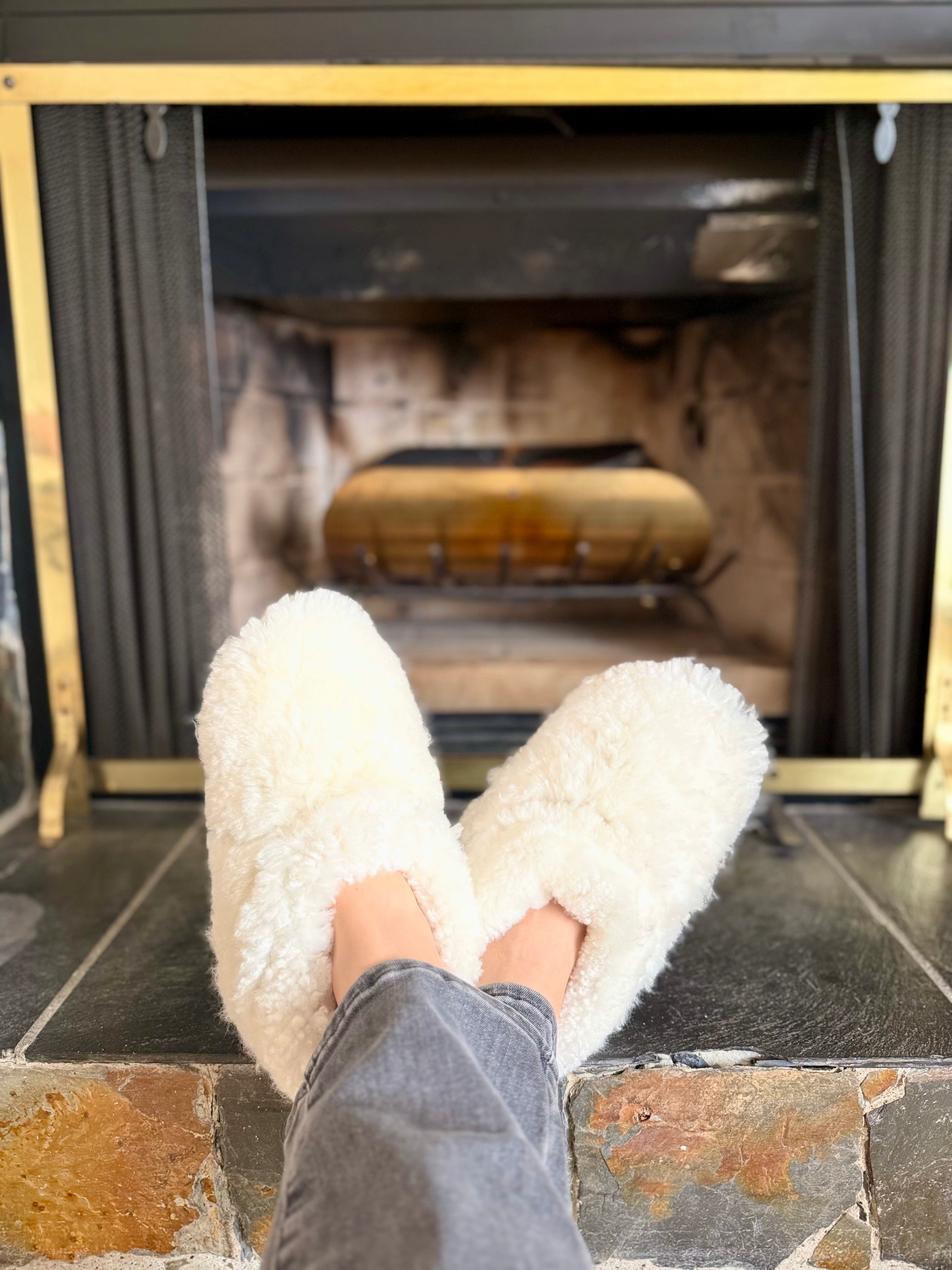 Handmade Sheepskin Slippers – Luxury Comfort from Patagonia Unisex Design – Made for everyone
